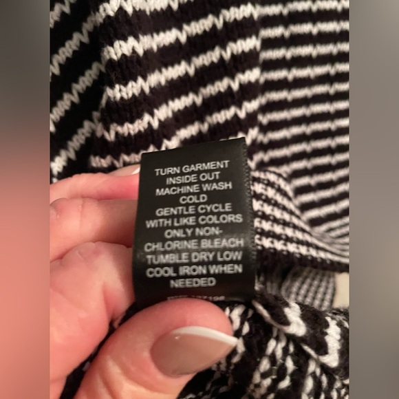 Nicole Miller black/white striped cardigan with pearl buttons, black bows;size L - Picture 8 of 8